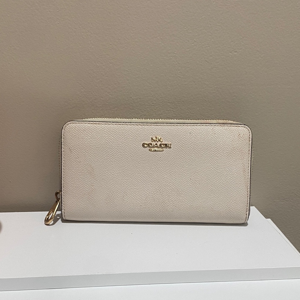 Coach white Leather Zip Wallet